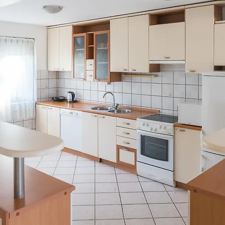 Duplex ǀ 200m² ǀ 4 Bedrooms