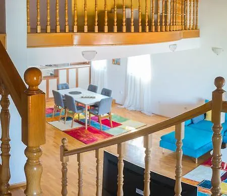 Duplex ǀ 200m² ǀ 4 Bedrooms Апартаменти Скоп'є
