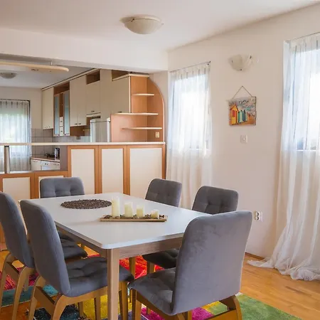 Апартаменти Duplex ǀ 200m² ǀ 4 Bedrooms